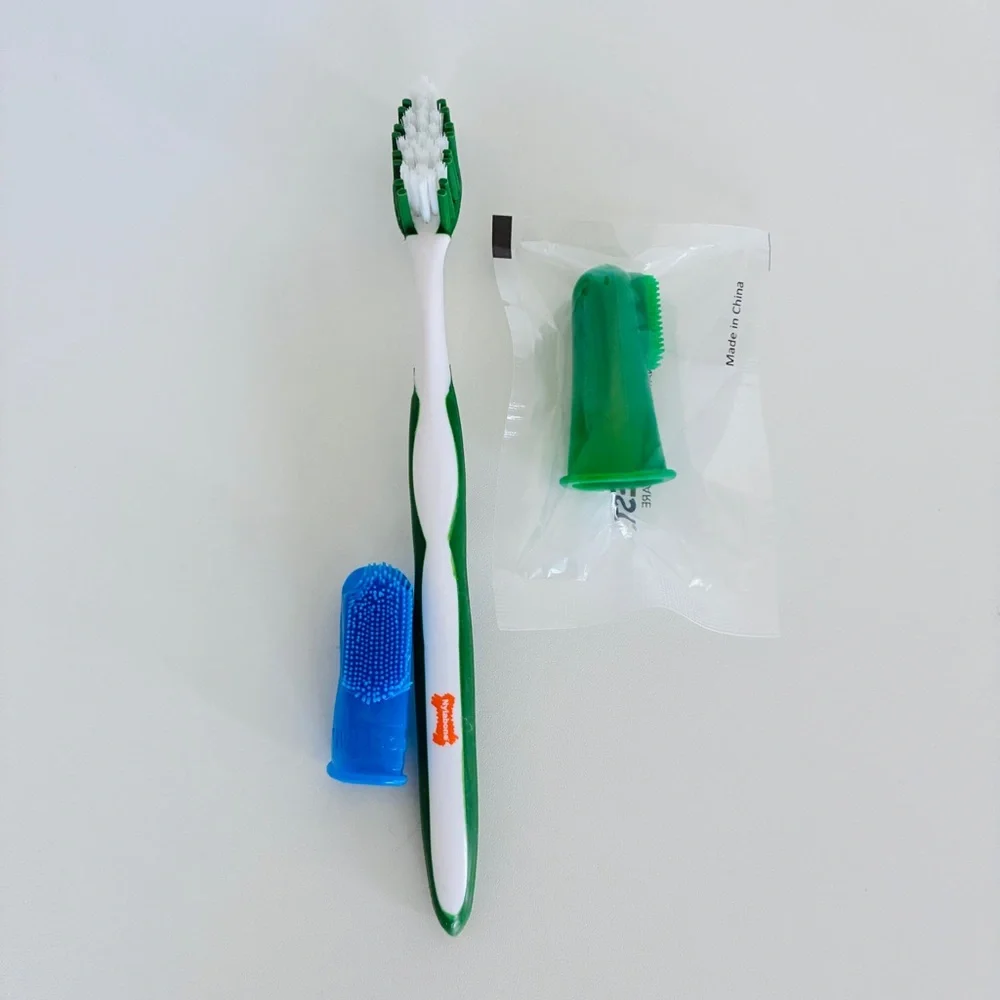 6‑Piece Pet Grooming Set – Paw Cleaner, Toothbrushes, Comb, Pet Food Tongs